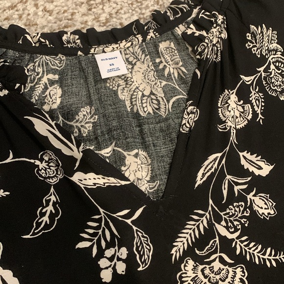 Old Navy Flowy Floral Dress Black & White - NWT! - Picture 4 of 5